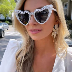 Pearl Bride to be Sunglasses Bachelorette Party Heart Glasses bridal shower Party Bridesmaid Bride Favors honeymoon trip gift